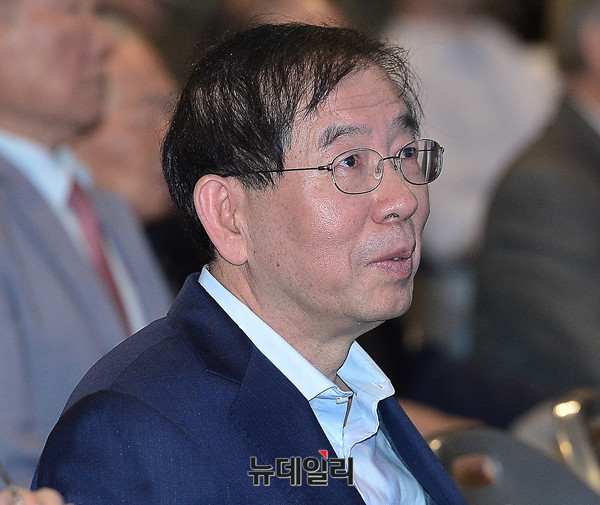 ▲ 박원순 서울시장이 지난 8월 27일 오후 1시부터 서울 올림픽체조경기장에서 진행중인 '더불어민주당 제2차 정기전국대의원대회'에 참석했다. ⓒ뉴데일리 정상윤 기자