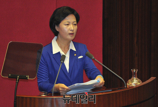 ▲ 6일 국회 본회의장에서 교섭단체 대표연설에 나선 더불어민주당 추미애 대표. ⓒ뉴데일리 이종현 기자