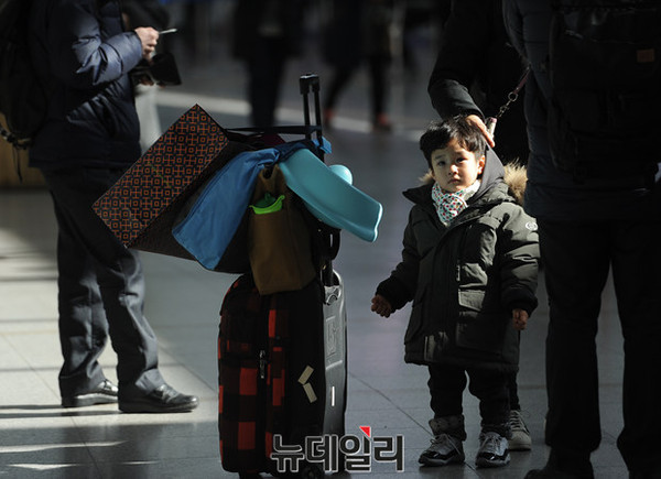 ▲ 귀성길을 준비하는 사람들. ⓒ뉴데일리 DB