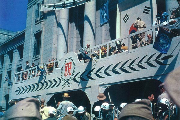 ▲ 1948년 8월 15일 건국 및 대한민국 정부 수립선포 기념식. ⓒ국가기록원 화면캡쳐