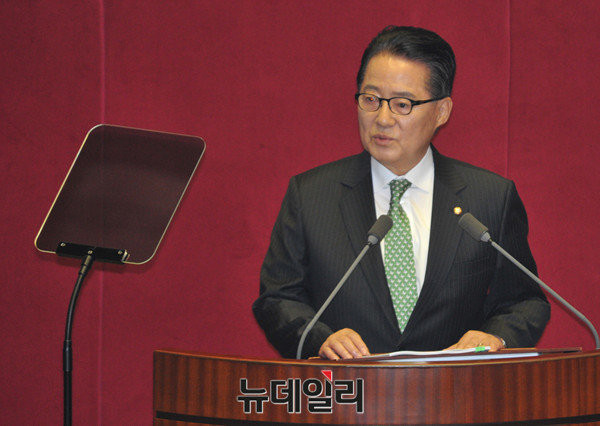 ▲ 국민의당 박지원 비상대책위원장이 7일 국회 본회의장에서 교섭단체 대표연설에 나섰다. ⓒ뉴데일리 이종현 기자