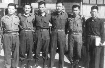 ▲ 군대내 공산분자를 숙청하던 시절, 김창룡(오른쪽 두번째) 백선엽, 이후락(왼쪽 두번째).
