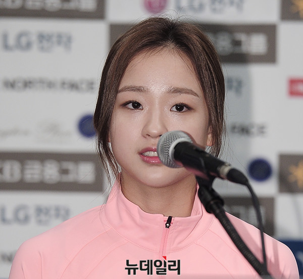 ▲ 왼쪽부터 러시아 출신 리우올림픽 금메달리스트 마르가리타마문(Margarita Mamun)선수, 국가대표 리듬체조 손연재(22세,연세대학교)선수 ⓒ 뉴데일리 공준표