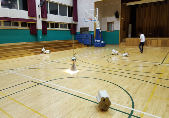 ▲ 지난 12일 경주에서 발생한 규모 5.8  지진으로 울산의 한 중학교 강당의 조명등이 떨어져 파손됐다. ⓒ교육부