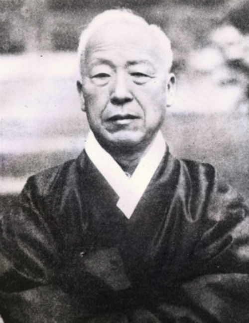 ▲ 검정 두루막기 입은 70대 이승만 대통령(자료사진)