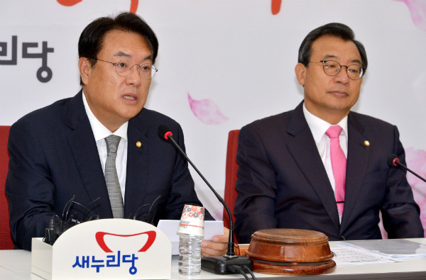 ▲ 추석 연휴 기간 중 방미해 지난 16일 새벽(한국시각) 반기문 유엔사무총장과 미국 뉴욕의 유엔본부에서 회동한 새누리당 정진석 원내대표가 19일 최고위원회의에서 방미 성과에 대해 설명하고 있다. ⓒ뉴시스 사진DB