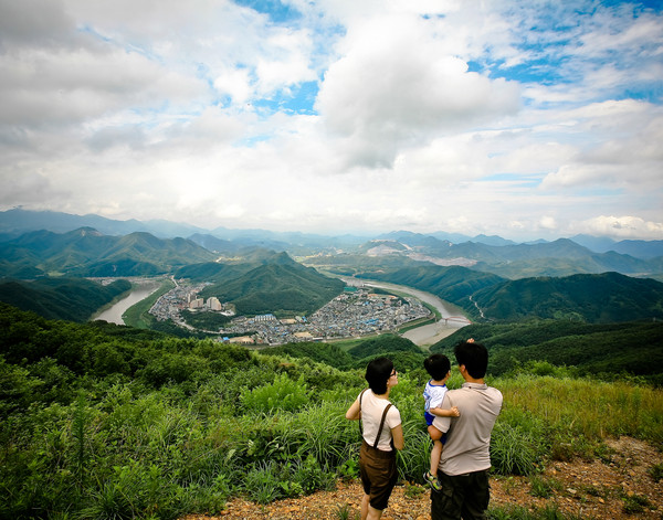 ▲ 양방산에서 내려다 본 단양읍 전경.ⓒ단양군