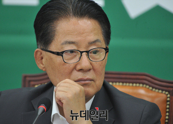 국민의당 박지원 비상대책위원장이 20일 