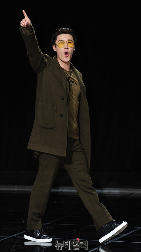 ▲ 왼쪽부터 산이, 장미여관 멤버 육중완 ⓒ 뉴데일리 공준표