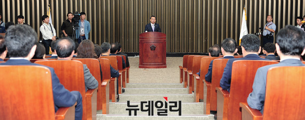 ▲ 모두발언하는 새누리당 이정현 대표 ⓒ 뉴데일리 공준표