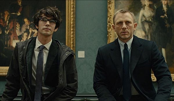 ▲ 2012년 10월 개봉작 '007 스카이폴' 가운데 제임스 본드가 기술지원담당 Q를 처음 만나는 장면. Q는 영화에서 제임스 본드를 '구시대 유물'이라고 부른다. ⓒ007 스카이폴 관련 유튜브 영상 캡쳐