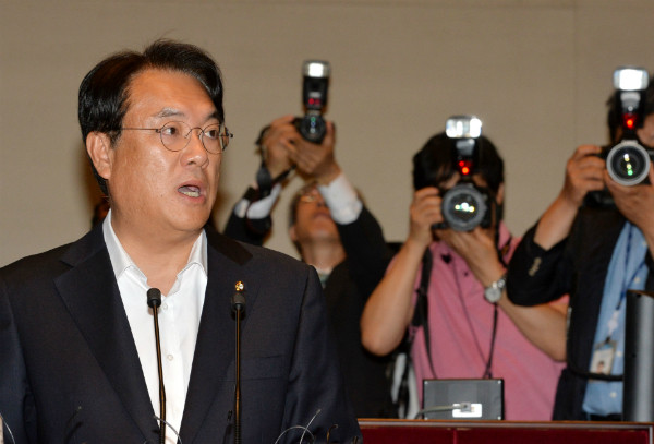 ▲ 새누리당 정진석 원내대표가 26일 당무에 복귀해 의원총회에서 모두발언을 하고 있다. ⓒ뉴시스 사진DB