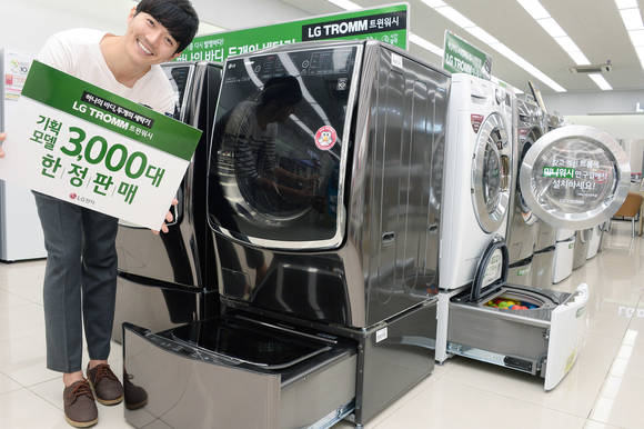 ▲ LG전자가 26일기존 모델보다 100만원 저렴한 트윈워시 기획모델을 3000대 한정 판매한다고 밝혔다. ⓒLG전자