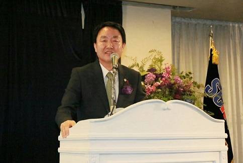 ▲ 26일 서울 세종문화회관 세종홀에서 진행된 '디지털서울문화예술대 제9대 총장 취임식'에서 박창식 신임 총장이 취임사를 하고 있다. ⓒ서울문예대