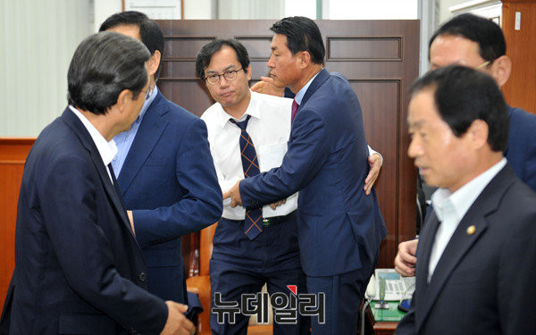 김영우 위원장은 28일 오후에도 국정감사를 위해 상임위를 열어야 한다는 소신을 여전히 굽히지 않고 있다. ⓒ뉴데일리 이종현 기자