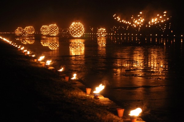 ▲ 흐르는 불, 일렁이는 밤ⓒVincent Muteau