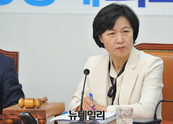 ▲ 더불어민주당 추미애 대표가 30일 사드(THAAD·고고도미사일방어체계) 부지 관련 사안을 보고하러 국회를 방문한 국방부 한민구 장관을 피한 것으로 알려졌다. ⓒ뉴데일리 이종현 기자