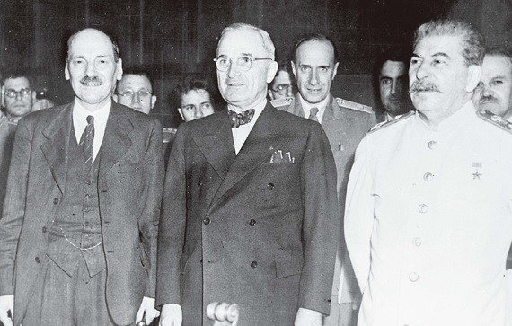 포츠담에서 독일 처리를 위해 모인 영국 애틀리 수상(왼쪽부터) 트루먼 미국대통령, 스탈린 소련수상.(자료사진)
