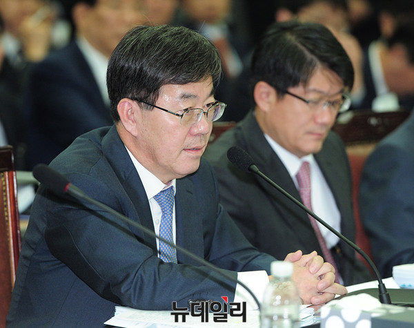 ▲ 이영렬 서울중앙지검장(왼쪽). ⓒ뉴데일리 공준표 기자
