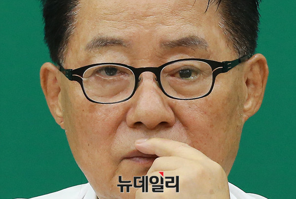▲ 박근혜 대통령의 국군의날 기념사를 비난하면서 선전포고를 운운한 박지원 국민의당 비상대책위원장. ⓒ뉴데일리