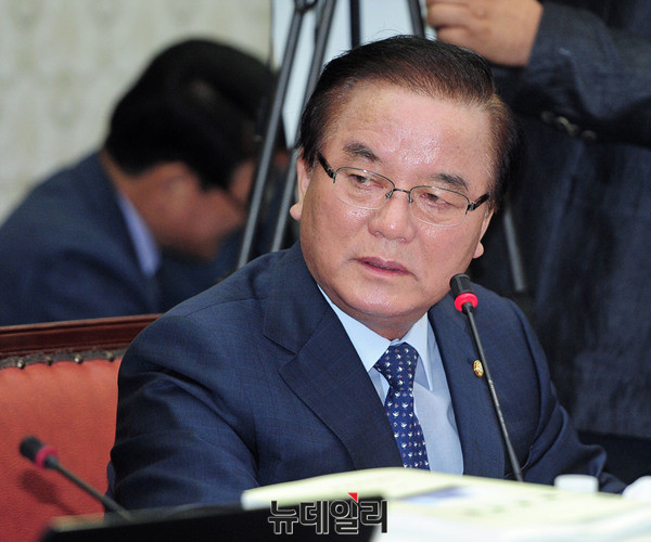 ▲ 질의하는 새누리당 정갑윤 의원(울산 중구) ⓒ 뉴데일리 공준표