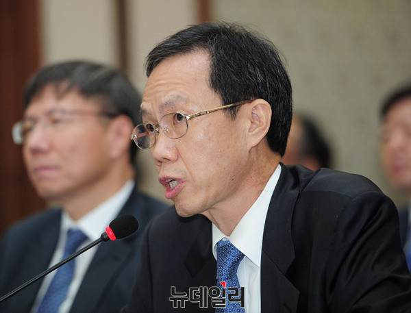 ▲ 질의하는 새누리당 정갑윤 의원(울산 중구) ⓒ 뉴데일리 공준표