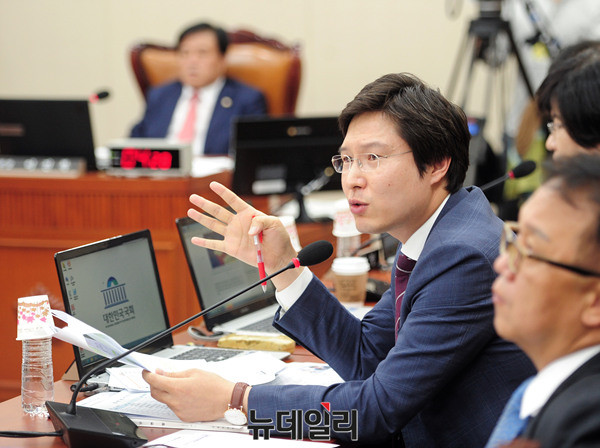 ▲ 질의하는 더불어민주당 김해영 의원(부산 연제구) ⓒ 뉴데일리 공준표