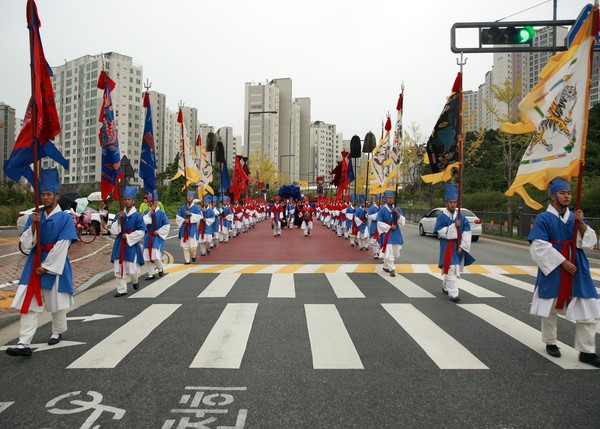 ▲ 세종축제에서 어가행렬을 재현하고 있다.ⓒ세종시
