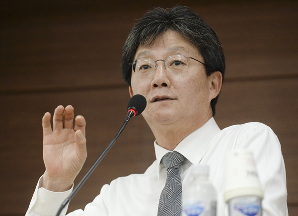 ▲ 새누리당 유승민 의원. 그는 지난 10일 자신의 페이스북을 통해 국민의 당 안철수 전 대표에 대해서는 호평을, 문재인 전 대표에 대해서는 혹평을 내놨다. ⓒ뉴시스 DB