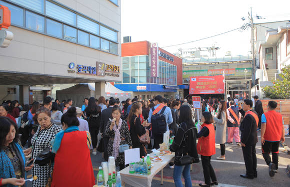 ▲ 워커힐, 유커 500명 대상 가을문화축제 열어. ⓒ워커힐