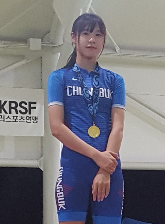 ▲ 전국체전 인라인롤러 3관왕에 오른 강수진 선수.ⓒ한국호텔관광고