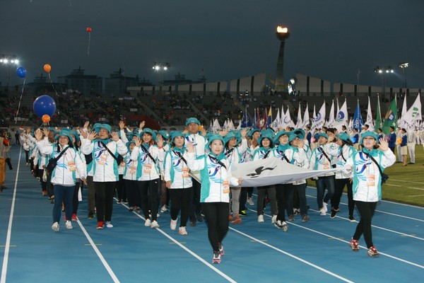 ▲ 충남 아산에서 열린 제97회 전국체전이 13일 7일 간의 열전을 끝으로 막을 내린 가운데 폐막식을 하고 있다.ⓒ충남도