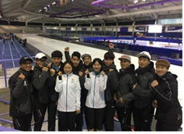 ▲ 케이토토 빙상단 선수가 화이팅을 외치고 있다ⓒ케이토토