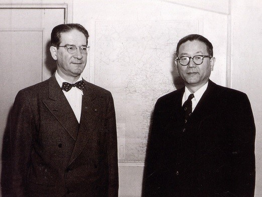 ▲ 무초 주한미국대사와 장면 총리(자료사진)