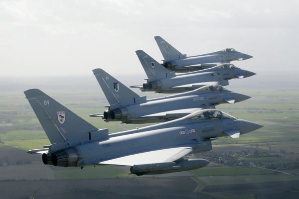 ▲ 영국 공군(RAF)의 유로파이터 타이푼 편대. 조만간 한국 수도권 하늘에서도 볼 수 있을 듯하다. ⓒ유로파이터 홈페이지 캡쳐