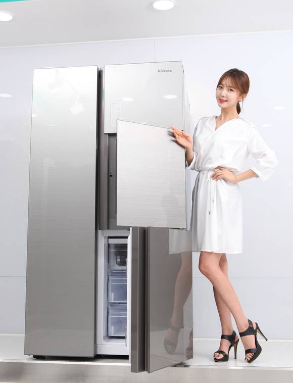 ▲ 동부대우전자 3도어 냉장고 '클라쎄 큐브' 신제품 (모델명:FR-A803QRGS).ⓒ동부대우전자