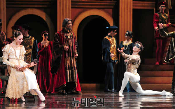 ▲ 첫눈에 반하는 줄리엣과 로미오(강미선, 막심 차셰고로프) ⓒ 뉴데일리 공준표