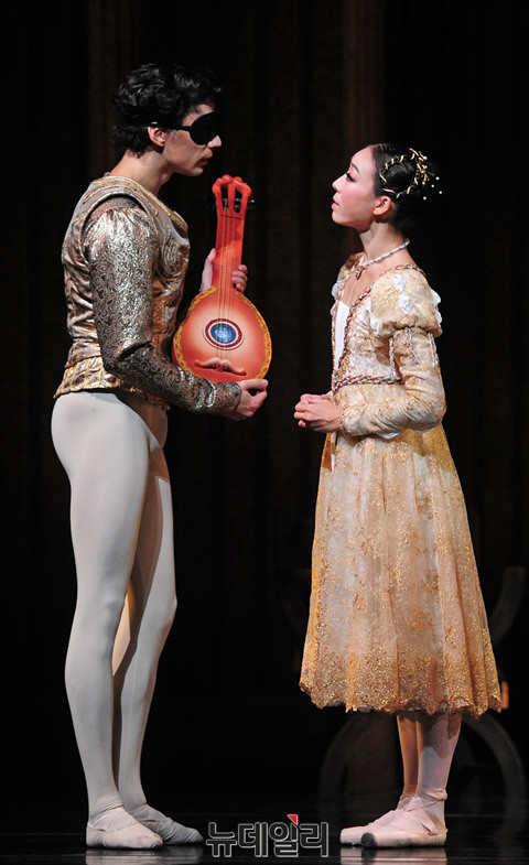 ▲ 첫눈에 반하는 줄리엣과 로미오(강미선, 막심 차셰고로프) ⓒ 뉴데일리 공준표