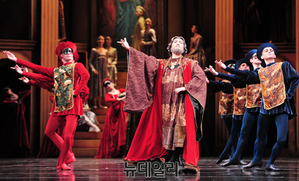 ▲ 첫눈에 반하는 줄리엣과 로미오(강미선, 막심 차셰고로프) ⓒ 뉴데일리 공준표