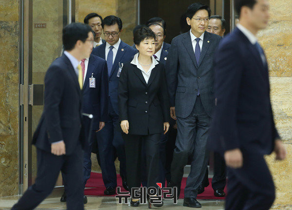 박근혜 대통령이 24일 '2017년 예산안 시정연설'을 통해 개헌의 필요성을 역설했다. ⓒ뉴데일리 이종현 기자
