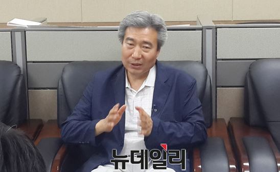 ▲ 이두영 충북경제사회연구원 원장.ⓒ김종혁 기자