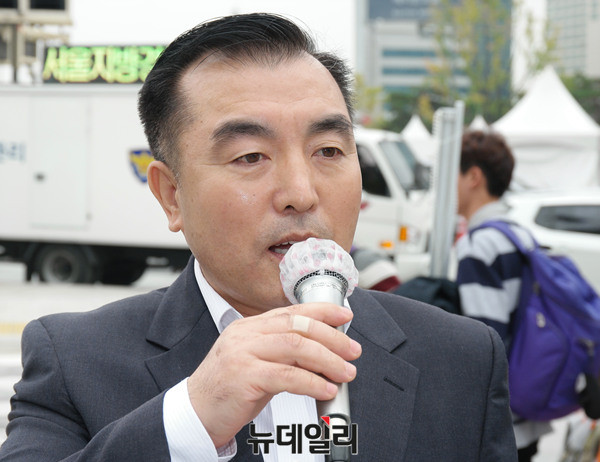 ▲ 자유논객연합 김동일 회장 ⓒ 뉴데일리 공준표