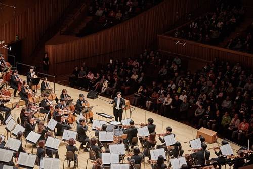 ▲ 롯데는 10월 3일 서울 잠실 롯데콘서트홀에서 국가유공자 및 유가족 2000여명을 초청해 ‘하나되는 대한민국 콘서트’를 개최했다.ⓒ롯데그룹