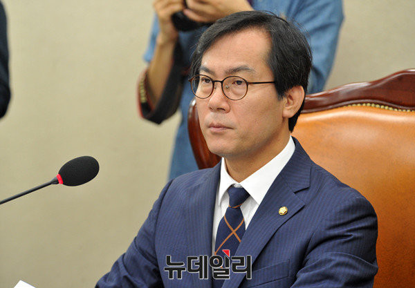 ▲ 새누리당 소속 김영우 국회 국방위원장. ⓒ뉴데일리 이종현 기자