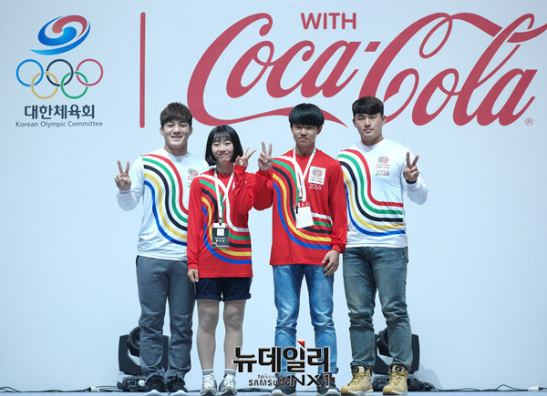 ▲ 왼쪽부터 레슬링 김현우 선수, 학생대표 선수, 봅슬레이 석영진 선수 ⓒ 뉴데일리 공준표