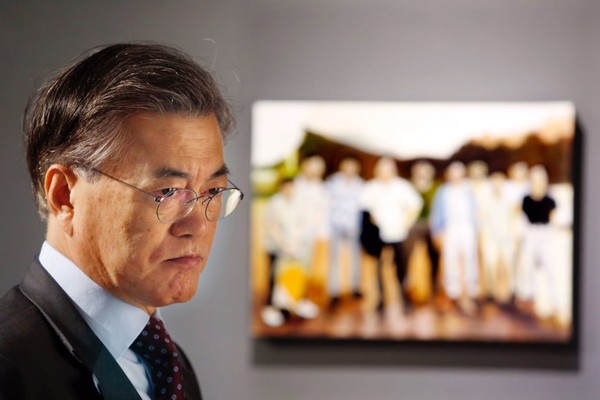 ▲ 문재인 전 더불어민주당 대표가 1일 오후 서울 종로구 조계사를 예방해 조계종 총무원장 자승 스님과 환담을 나누고 있다. ⓒ문 전 대표측