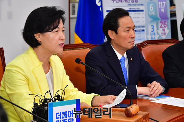 ▲ 더불어민주당 추미애 대표와 우상호 원내대표.ⓒ뉴데일리