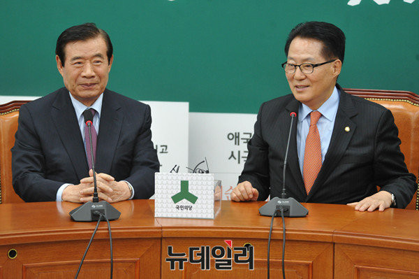 ▲ 한광옥 신임 대통령 비서실장이 4일 국회를 찾아 국민의당 박지원 원내대표를 에방했다. ⓒ뉴데일리 이종현 기자