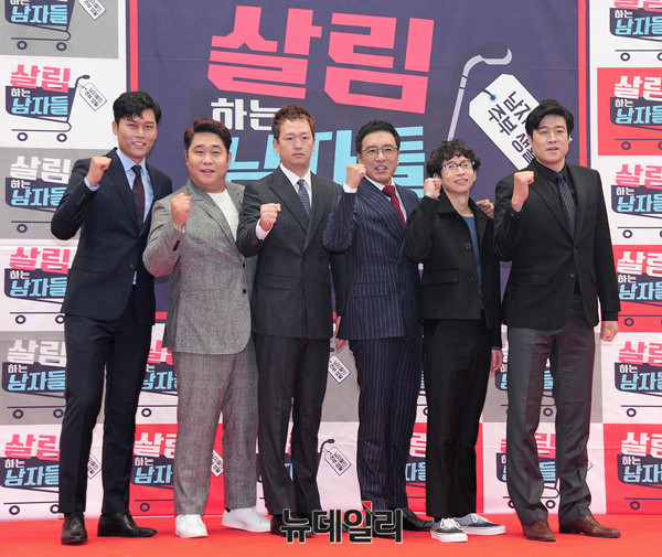 ▲ 왼쪽부터 김일중, 문세윤, 김정태, 김승우, 봉태규, 하태권 ⓒ 뉴데일리 공준표