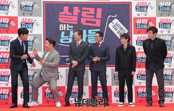 ▲ 왼쪽부터 김일중, 문세윤, 김정태, 김승우, 봉태규, 하태권 ⓒ 뉴데일리 공준표